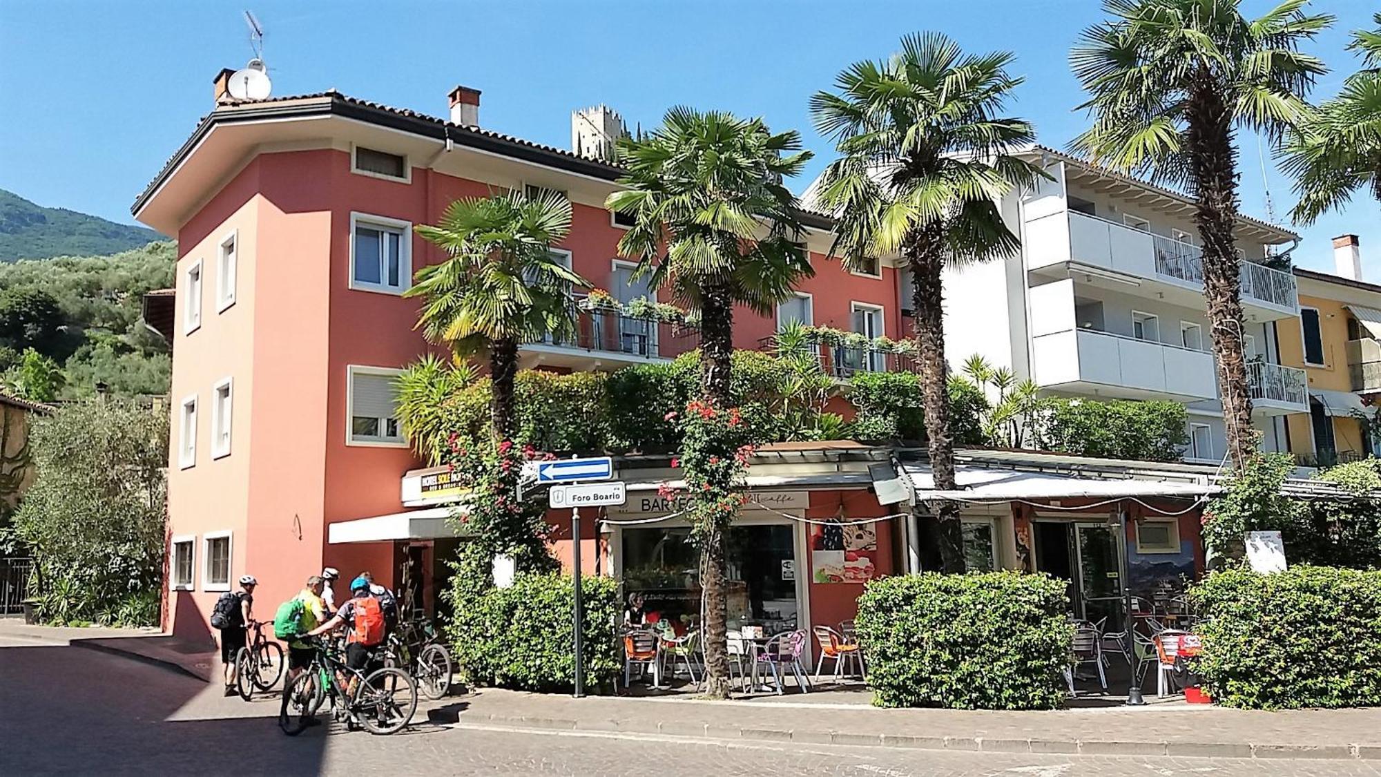 Hotel Sole Holiday Arco Exterior foto